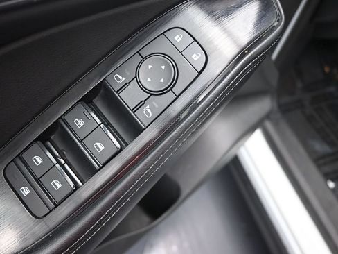 Used 2024 Nissan Rogue SV FWD image 21