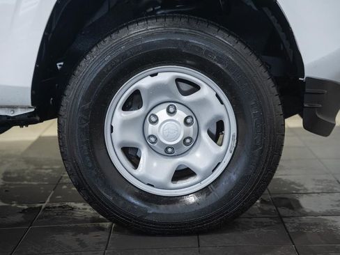 Used 2022 Toyota Tacoma SR w/ SR Convenience Package RWD image 14