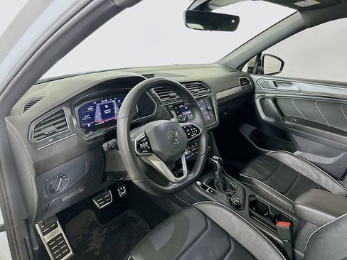 Used 2022 Volkswagen Tiguan SEL R-Line image 10