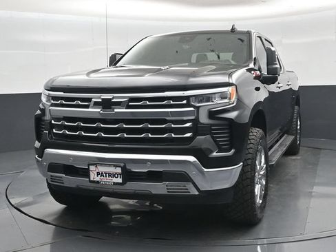 Used 2023 Chevrolet Silverado 1500 LTZ w/ LTZ Premium Package AWD/4WD image 33