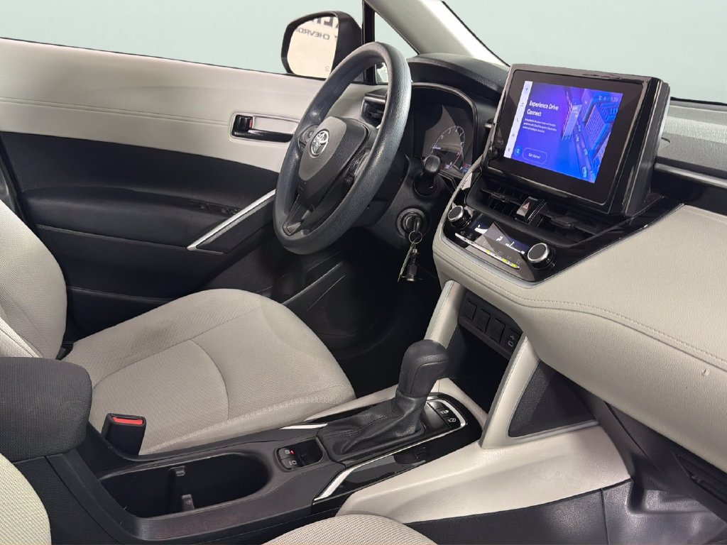 Used 2023 Toyota Corolla Cross L FWD image 33