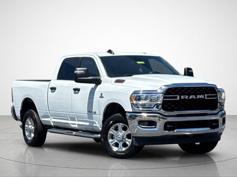Used 2024 RAM 2500 Big Horn AWD/4WD image 2