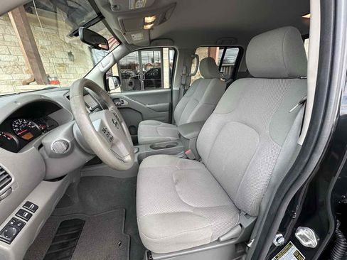 Used 2020 Nissan Frontier SV image 8