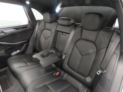 Certified 2026 Porsche Macan AWD/4WD image 43