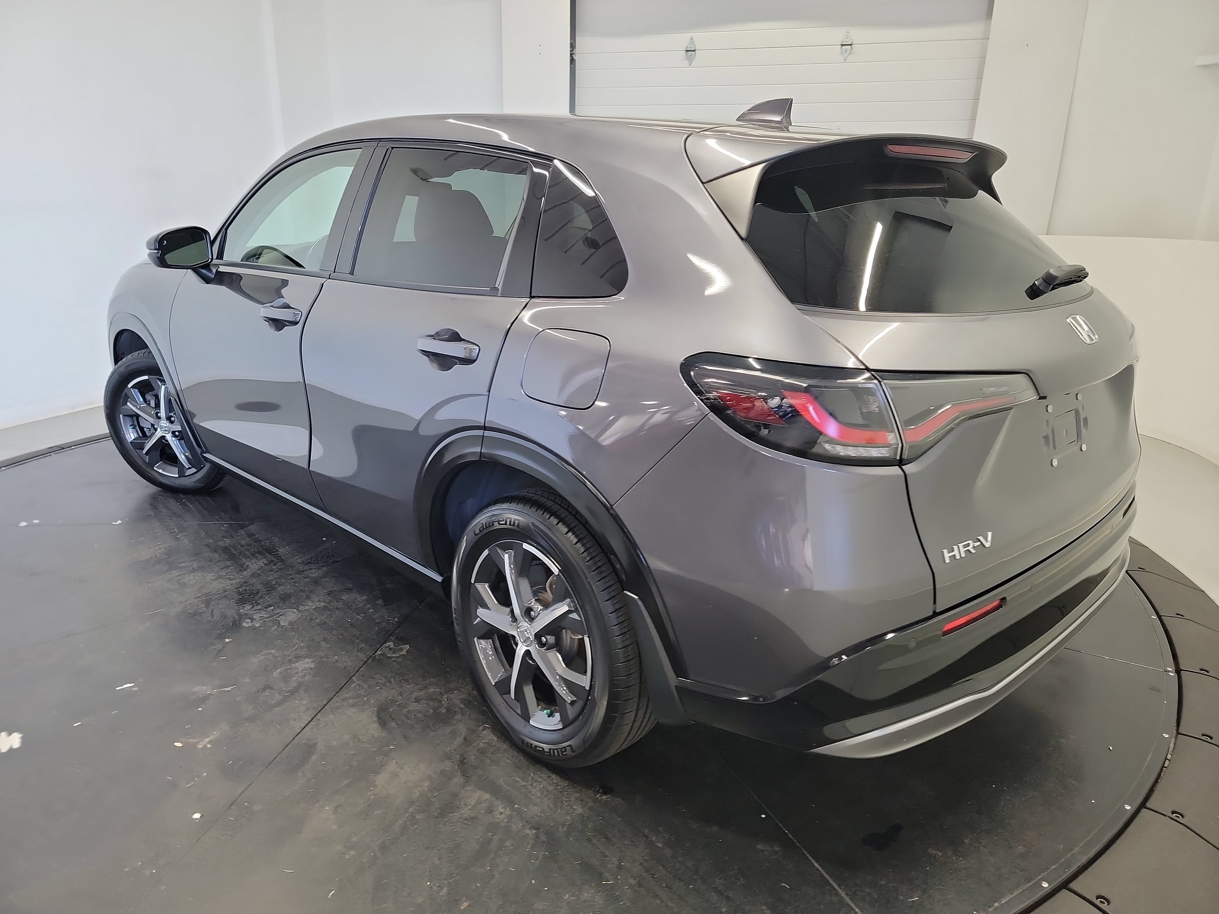 Used 2023 Honda HR-V EX-L image 6