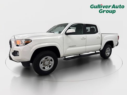 Used 2022 Toyota Tacoma SR5 image 2