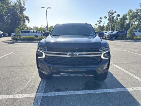Used 2022 Chevrolet Tahoe Z71 w/ Luxury Package AWD/4WD image 8