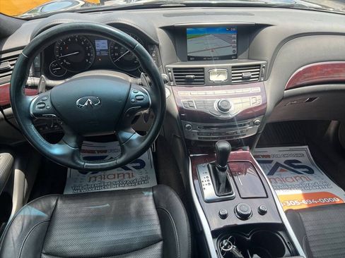 Used 2019 INFINITI Q70 Luxe w/ Sport Package RWD image 10