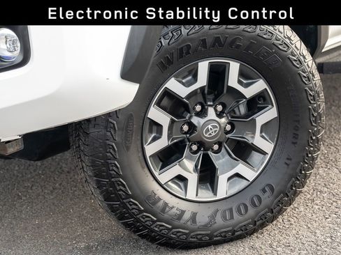 Used 2023 Toyota Tacoma TRD Off-Road image 9