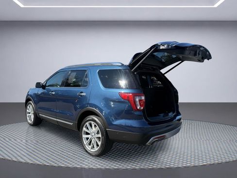 Used 2017 Ford Explorer Limited w/ Equipment Group 303A AWD/4WD image 9