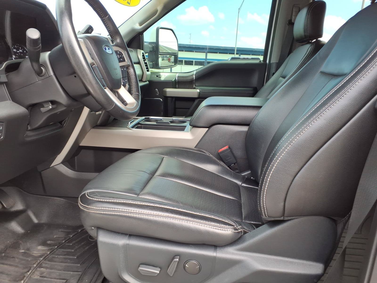 Used 2020 Ford F350 Lariat w/ Snow Plow Prep Package AWD/4WD image 20