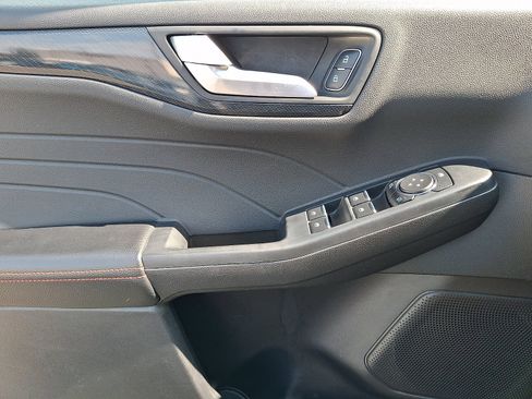 Used 2025 Ford Escape ST-Line Select AWD/4WD image 12