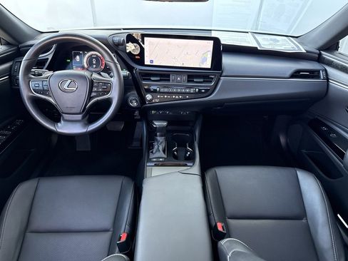 Used 2024 Lexus ES 300h w/ Premium Package image 11