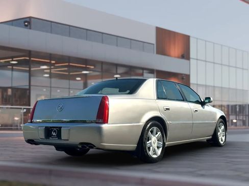 Used 2006 Cadillac DTS w/ Sun And Sound Package image 26