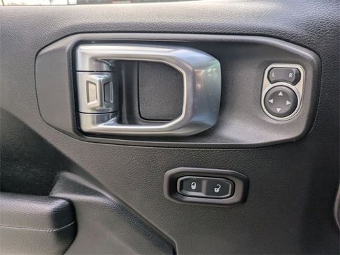 Used 2018 Jeep Wrangler Unlimited Sport S image 11