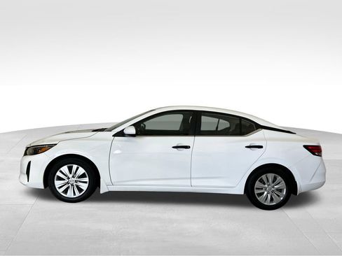 Used 2024 Nissan Sentra S FWD image 2