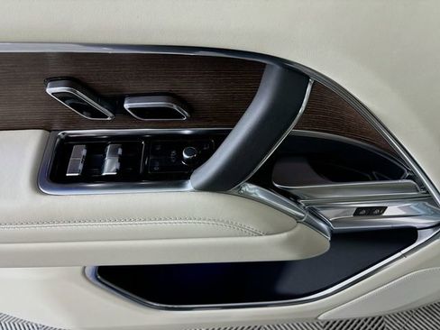New 2026 Land Rover Range Rover SE image 19