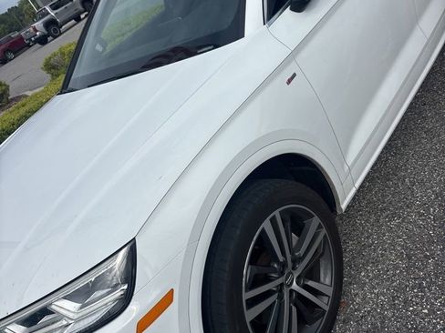 Used 2020 Audi Q5 e Prestige AWD/4WD image 1