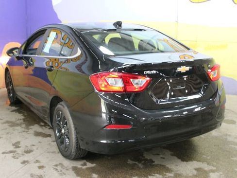 Used 2019 Chevrolet Cruze LT w/ LT True North Edition FWD image 6