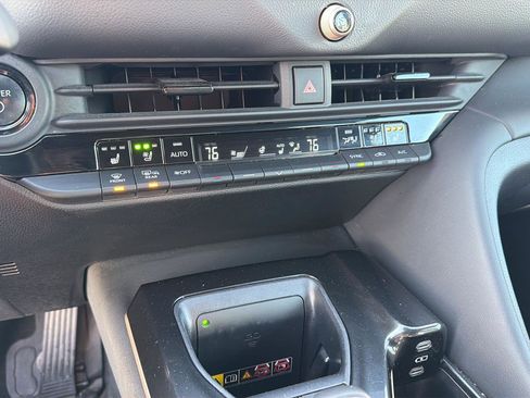 Certified 2025 Toyota Crown XLE image 26