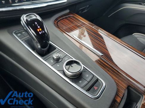 Used 2022 Cadillac Escalade ESV Premium Luxury RWD image 31