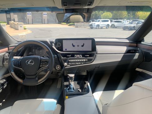 Used 2025 Lexus ES 350 Ultra Luxury w/ Accessory Package (Z2) FWD image 30