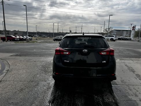 Used 2017 Toyota Corolla iM image 4