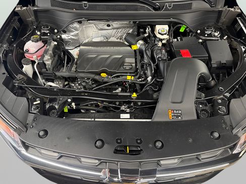 Used 2026 Chevrolet Trax LS w/ LS Convenience Package FWD image 16
