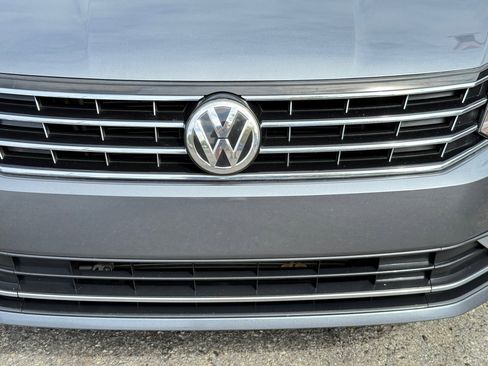Used 2018 Volkswagen Passat 2.0T SE image 93