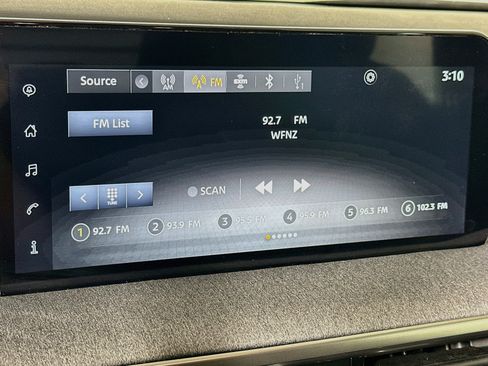 Used 2025 Nissan Kicks SV AWD/4WD image 19