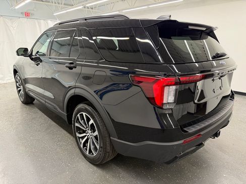 Used 2026 Ford Explorer ST-Line AWD/4WD image 3