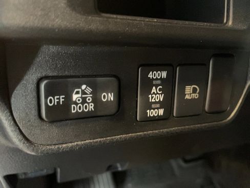 Used 2018 Toyota Tacoma Limited image 18