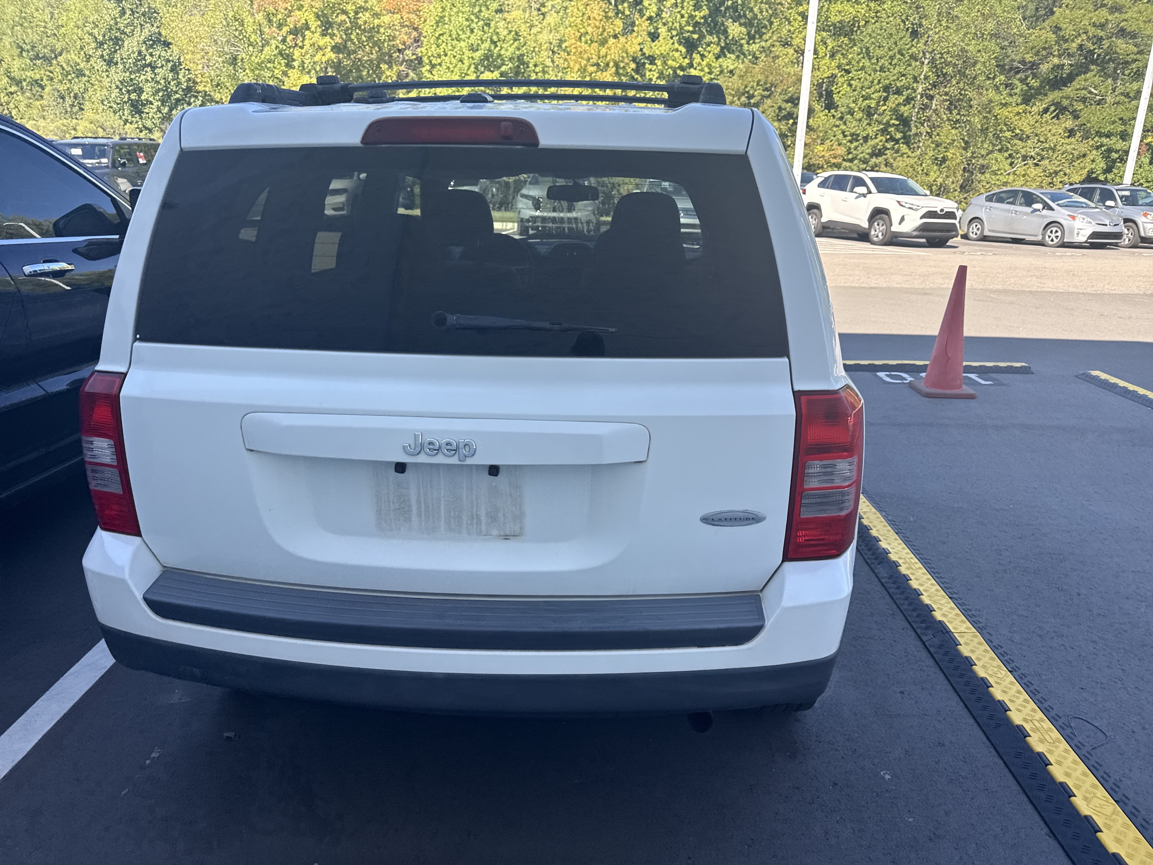 Used 2014 Jeep Patriot Latitude FWD image 8
