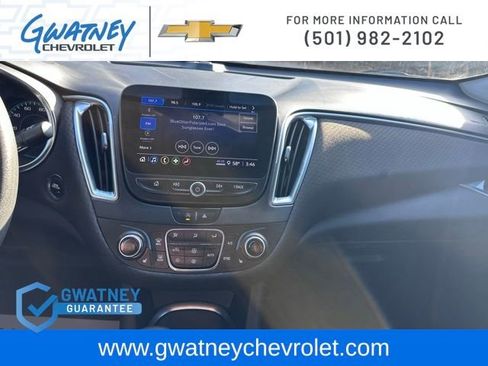 Used 2021 Chevrolet Malibu LT image 17