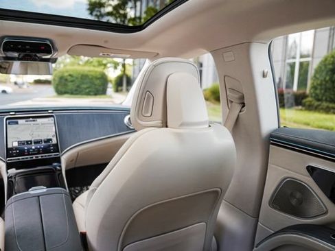 Used 2022 Mercedes-Benz EQS 450+ Sedan image 48