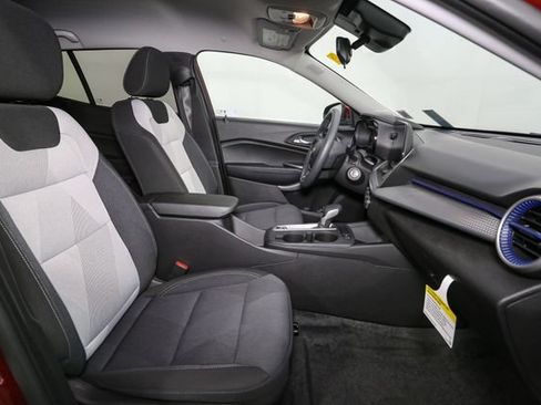 Used 2025 Chevrolet Trax LS w/ LS Convenience Package FWD image 15