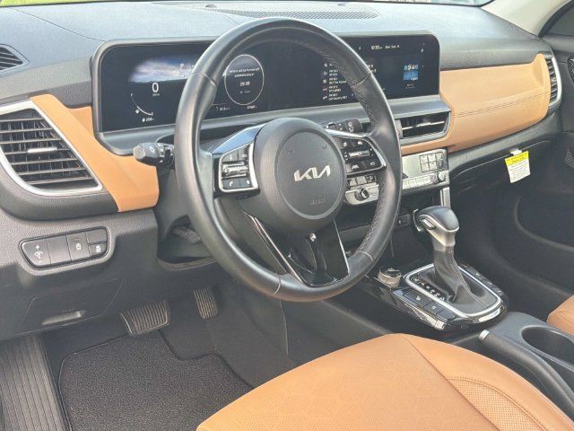 Used 2025 Kia Seltos EX FWD image 20
