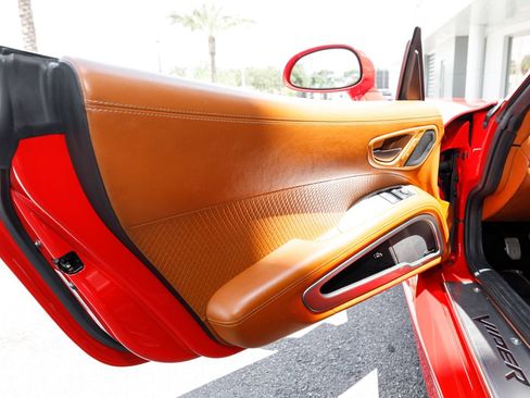 Used 2014 SRT Viper GTS w/ GTS Laguna Interior Package RWD image 46