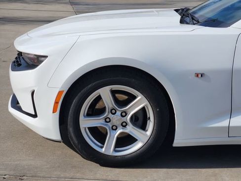 Used 2023 Chevrolet Camaro LT image 9