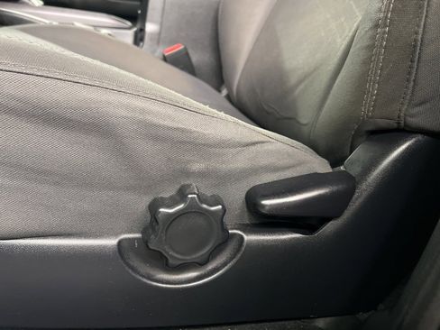 Used 2018 Toyota Tacoma TRD Off-Road image 29