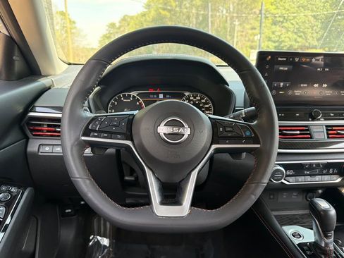 Used 2023 Nissan Altima 2.0 SR image 41