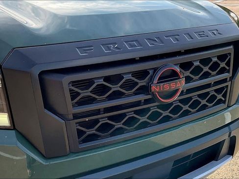 Used 2023 Nissan Frontier Pro-X image 32