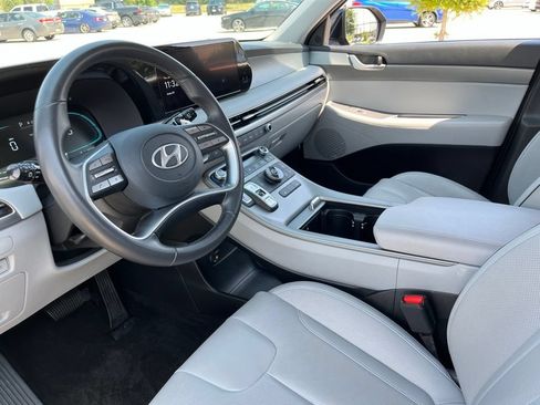 Used 2025 Hyundai Palisade SEL FWD image 17