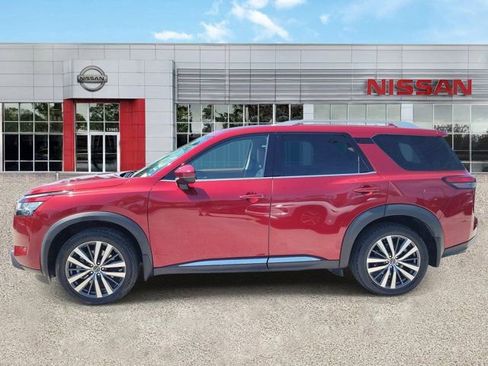 Certified 2022 Nissan Pathfinder Platinum w/ Cargo Package AWD/4WD image 8
