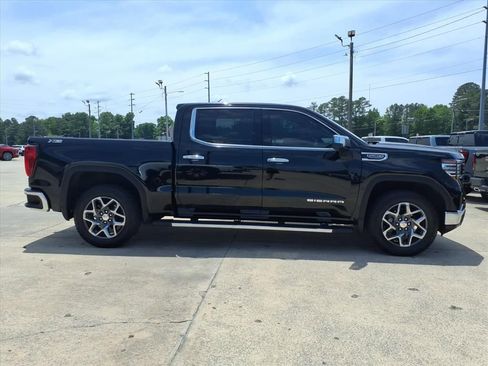 Used 2024 GMC Sierra 1500 SLT w/ SLT Premium Package AWD/4WD image 8