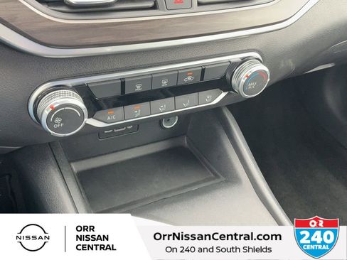 Used 2025 Nissan Altima 2.5 SV FWD image 23