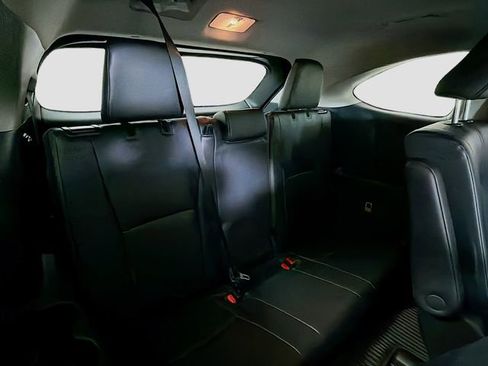Used 2024 Toyota Highlander XLE AWD/4WD image 25