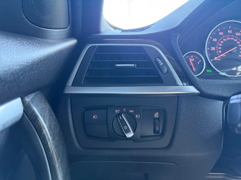 Used 2017 BMW 330i Sedan image 18