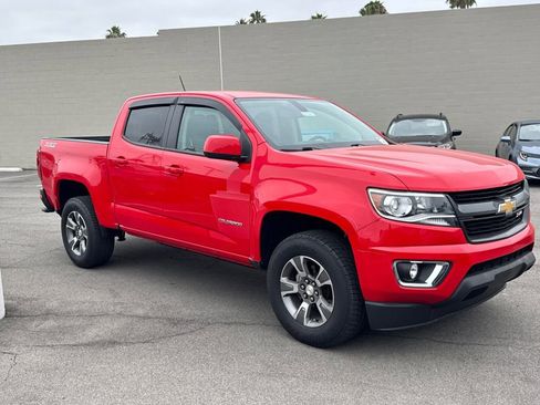 Used 2020 Chevrolet Colorado Z71 AWD/4WD image 2
