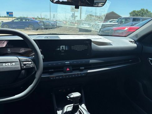 New 2026 Kia K4 FWD image 16